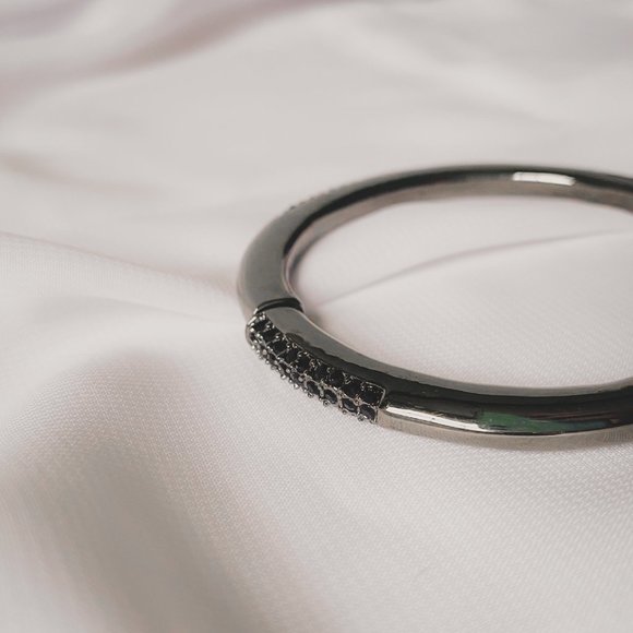 Monet Gun Metal Hematite Tone Black Rhinestone Stackable Bangle Stretch Bracelet - Picture 3 of 8